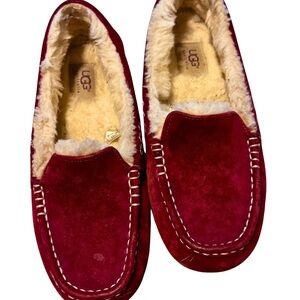 UGG Sz 9 Women’s Ainsley Sheepskin Burgundy Suede Slipper Moccasins Loafers
